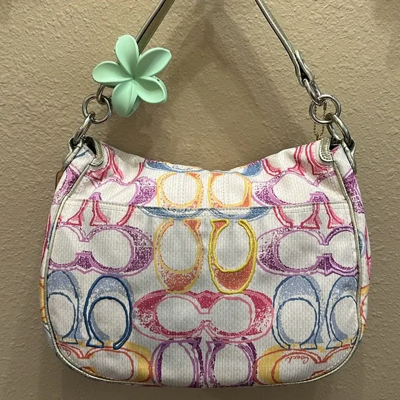 Coach multicolored pastel hobo shoulder bag/ crossbody. Style : 19020 - Picture 3 of 17